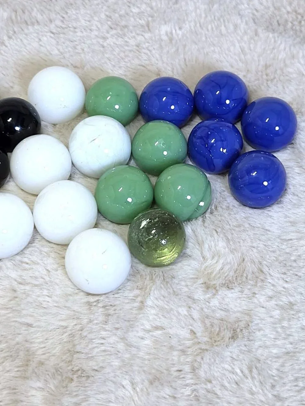 Lot of 26 Large Vintage Glass Marbles Blue Black White Green 1